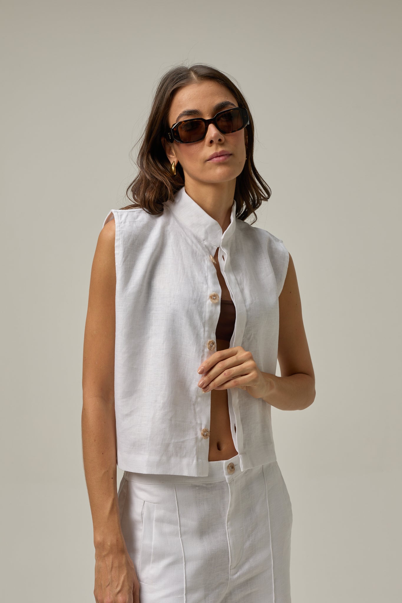 Muse Linen Vest | White – INSIGNIA dsgn - International