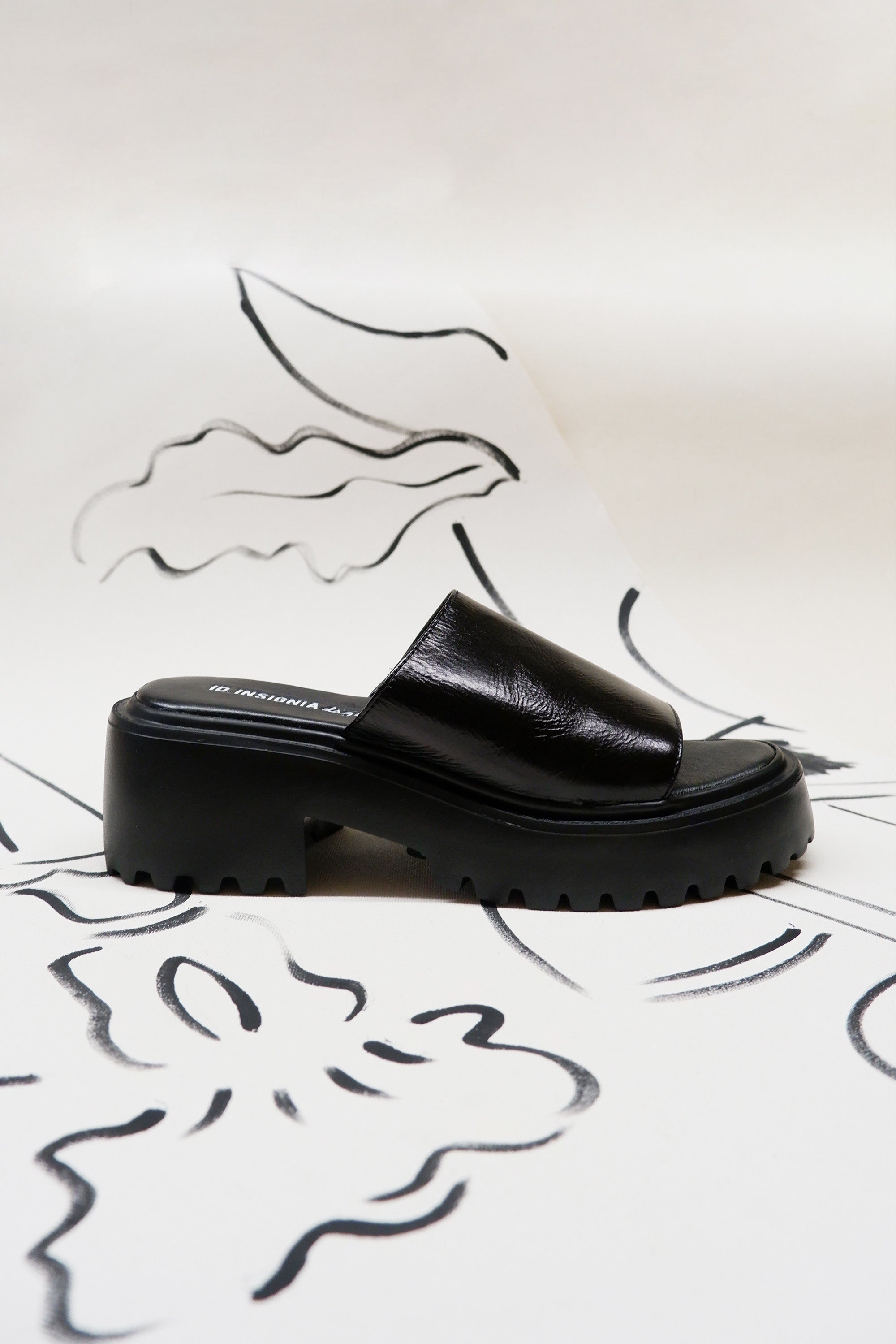 SHOES – INSIGNIA dsgn - International
