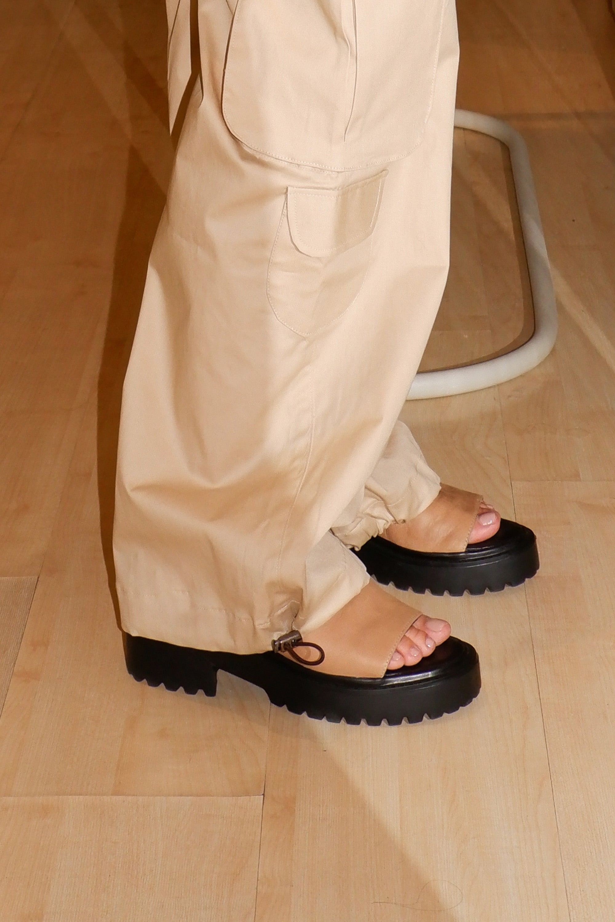 新品 CDLTOKYO Padded Platform Sandals Sサイズ Tokio 90s Sandal - Taupe – INSIGNIA dsgn - International